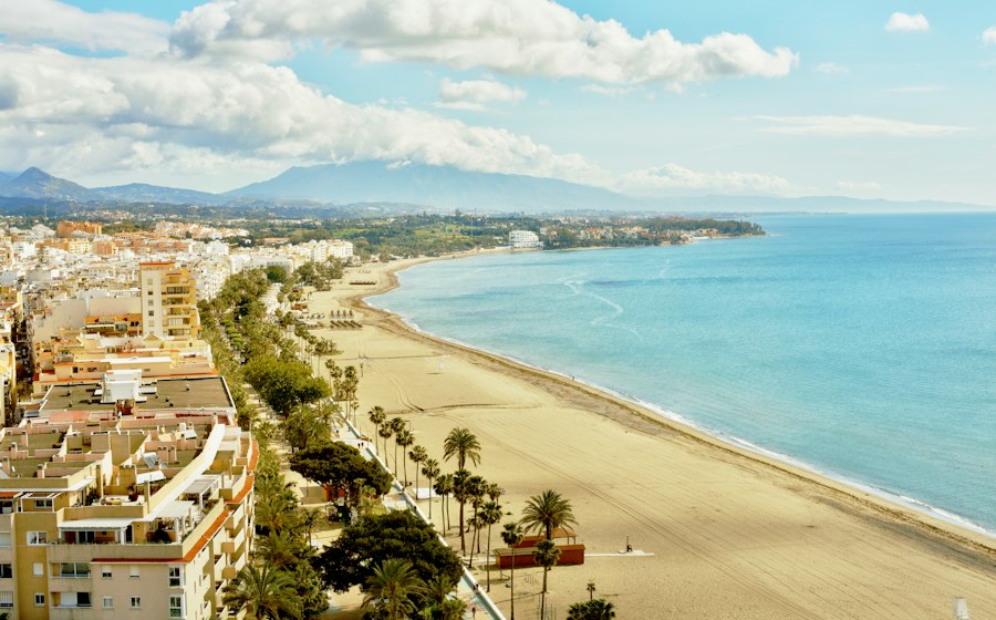 Estepona — pobrežie Costa del Sol